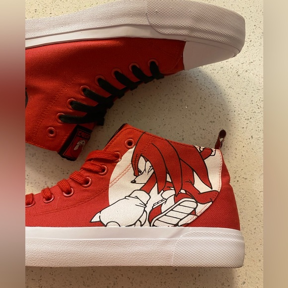 Akedo sonic knuckles high tops - Picture 2 of 8
